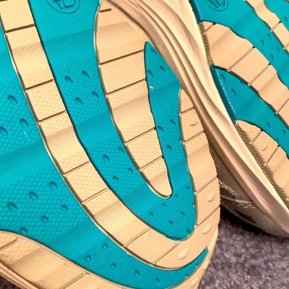 Trim Step Walk it Off Silver and Blue Womens  9 size available - Picture 13 of 13